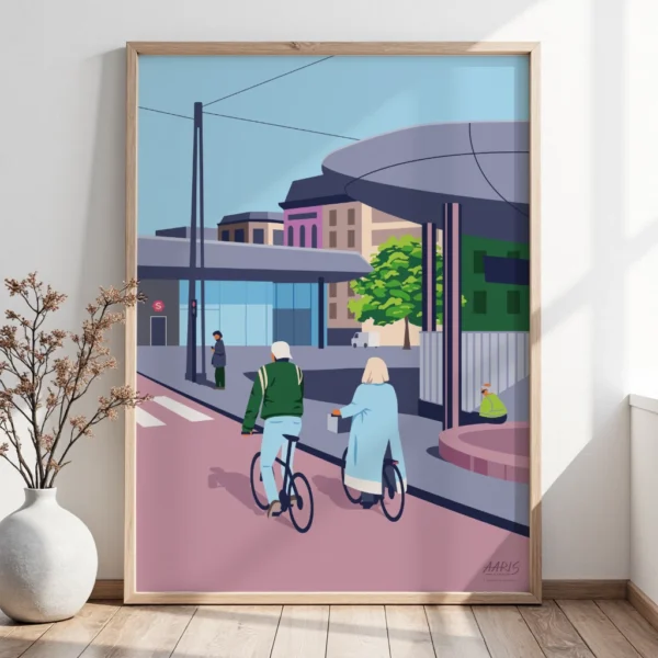 Grafisk København plakat af Nørreport Station i København. To mennesker cykler på cykelstien foran stationen. Dansk design af Aaris Studio.