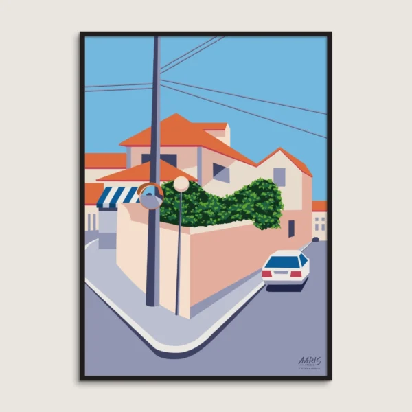 Plakat af en rolig gade i Portugal med gadespejl og parkeret bil. Dansk design af Aaris Studio.